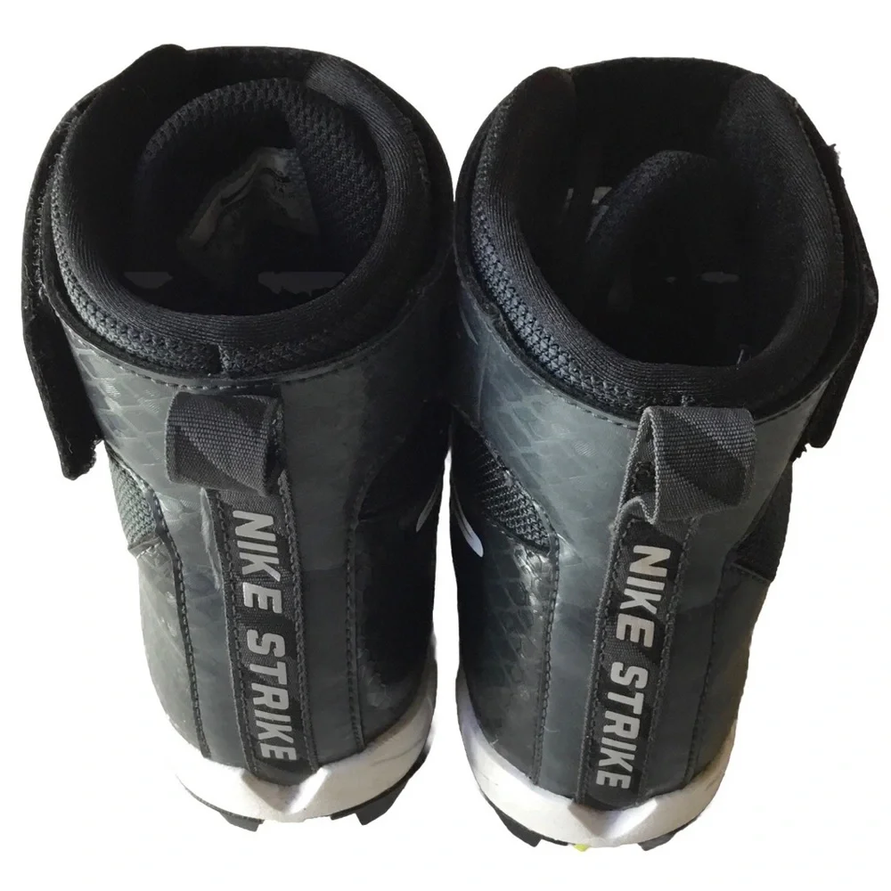 NIKE Boys size 6 Y STRIKE HIGH TOP FOOTBALL CLEATS